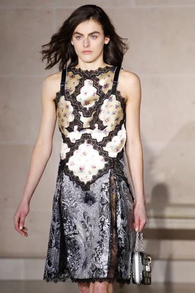 Look 63